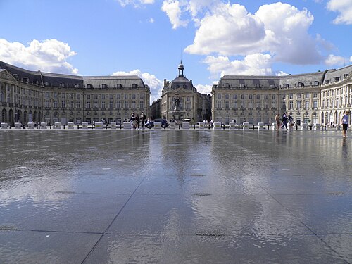 The Miroir d'eau reflecting the Place de la Bourse in Bordeaux