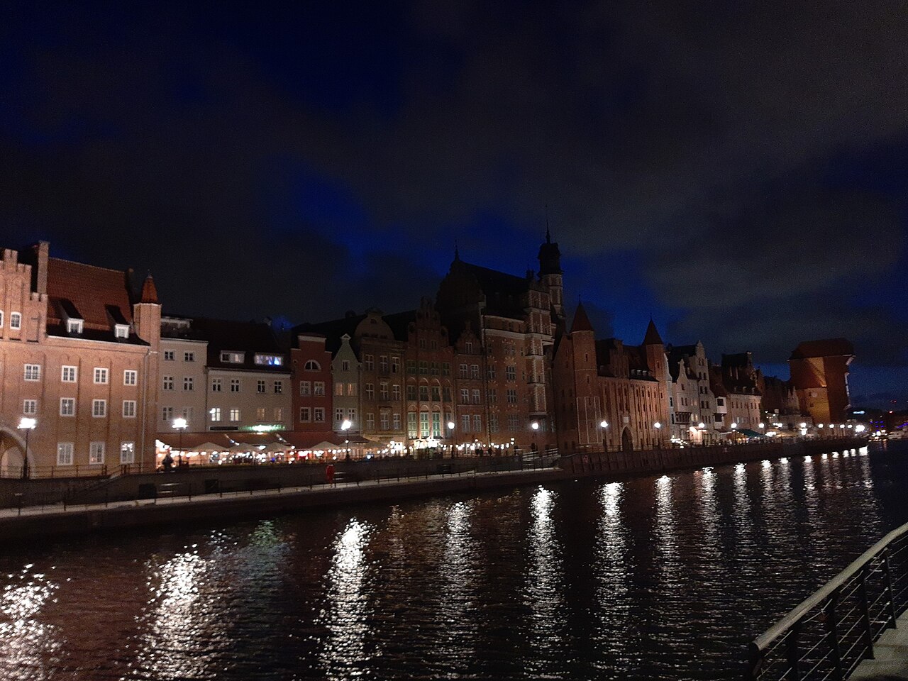 Old Town houses and the medieval port crane along the Motława river in Gdańsk